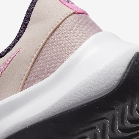 Nike Legend Essential 3 Women's Training Shoes Size 10.5 Barely Rose - Picture 7 of 9